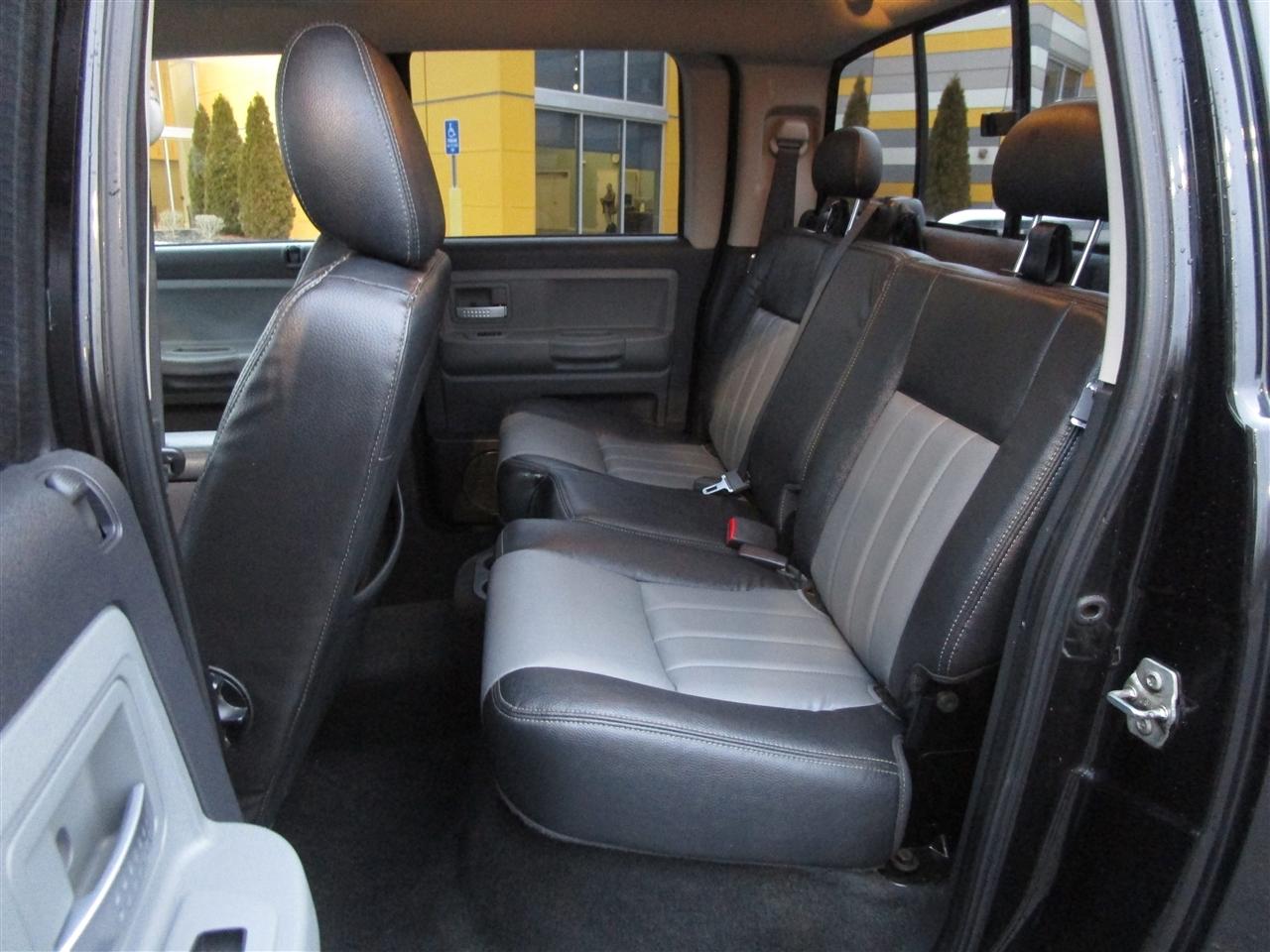 RAM Dakota Laramie Crew Cab 4WD 2011