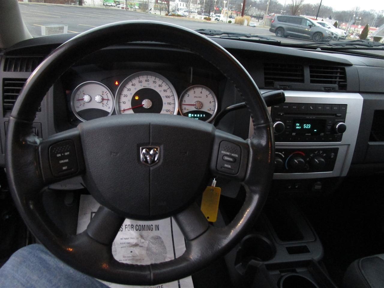 RAM Dakota Laramie Crew Cab 4WD 2011