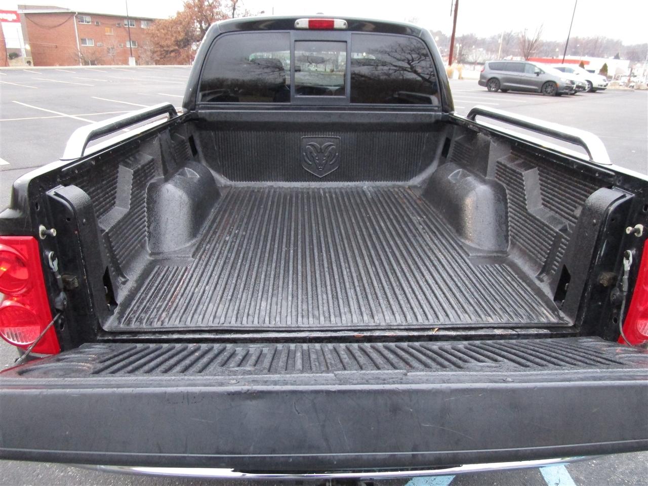 RAM Dakota Laramie Crew Cab 4WD 2011