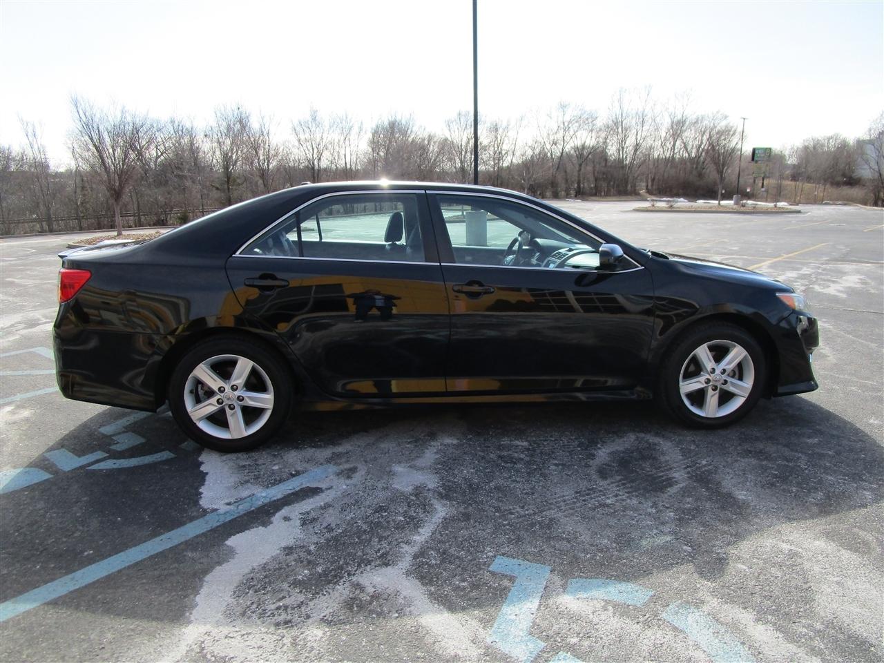 Toyota Camry SE 2012