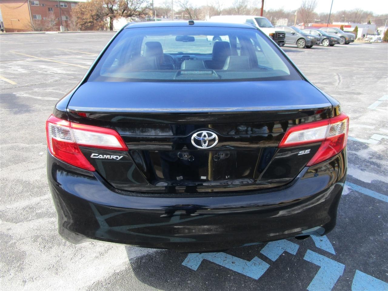 Toyota Camry SE 2012