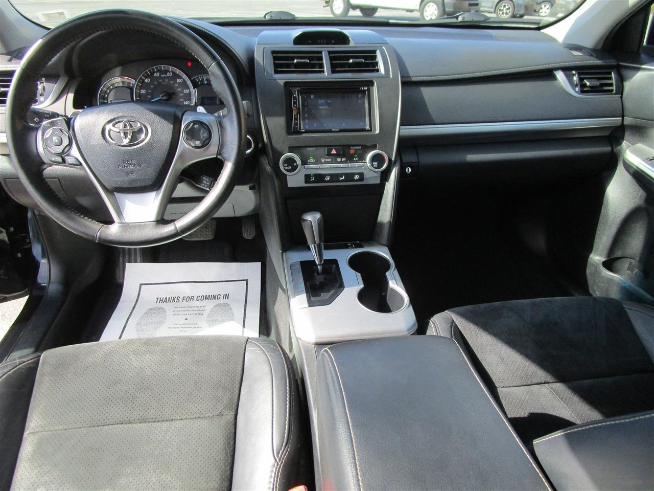 Toyota Camry SE 2012