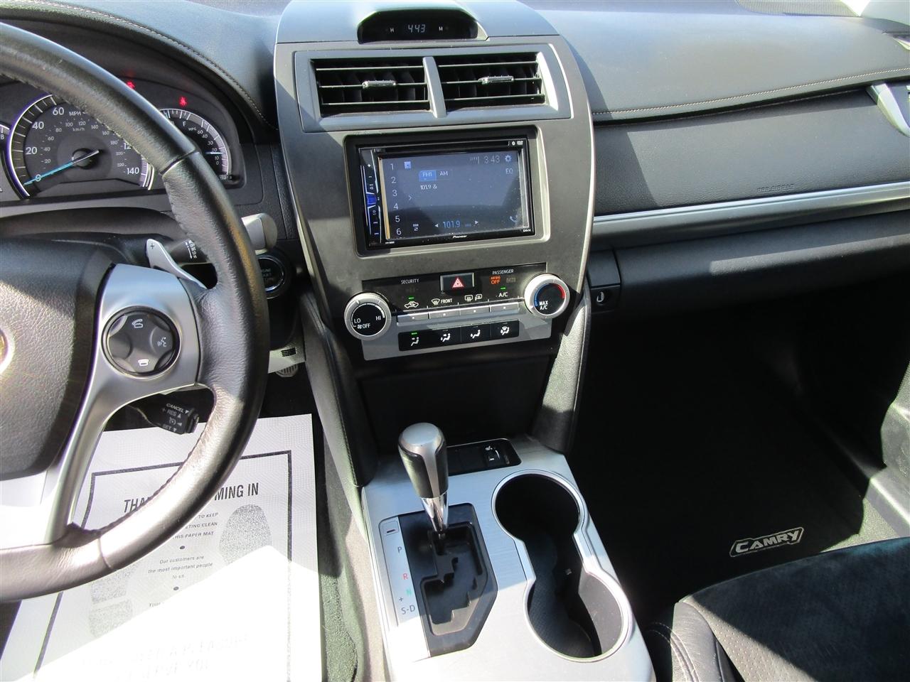 Toyota Camry SE 2012