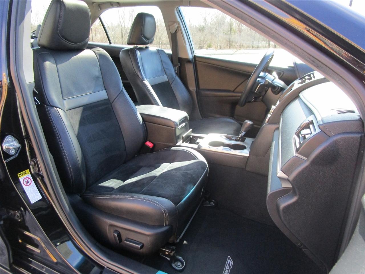 Toyota Camry SE 2012