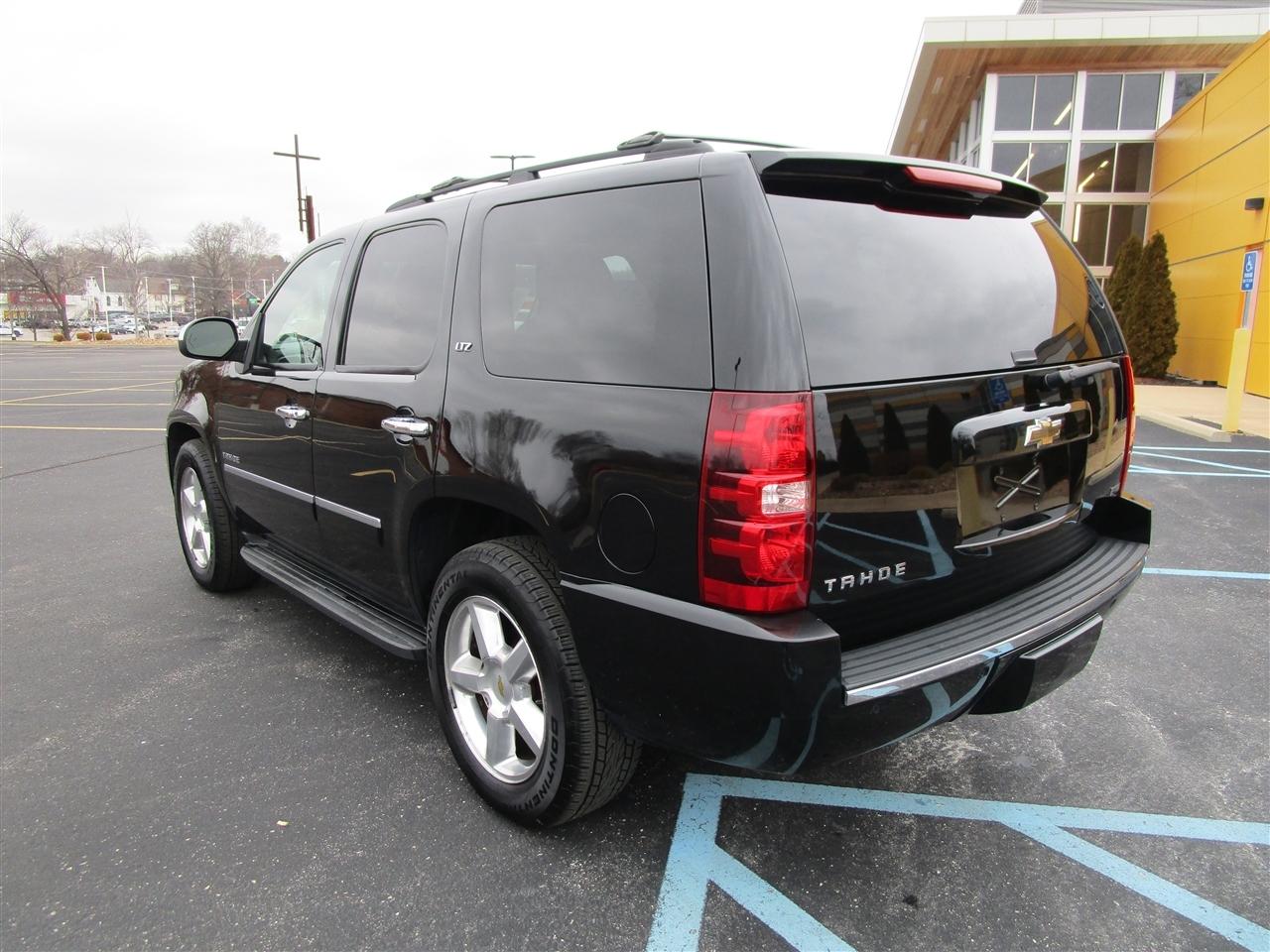 Chevrolet Tahoe LTZ 4WD 2011