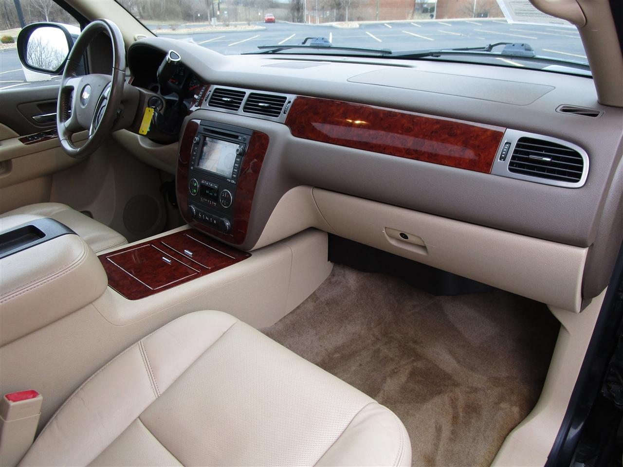 Chevrolet Tahoe LTZ 4WD 2011