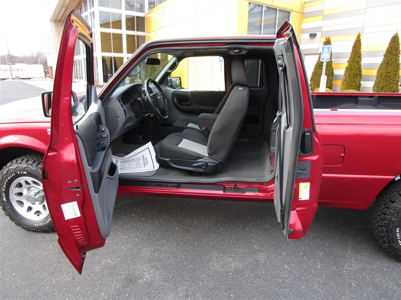 Ford Ranger XLT SuperCab 4-Door 4WD 2011
