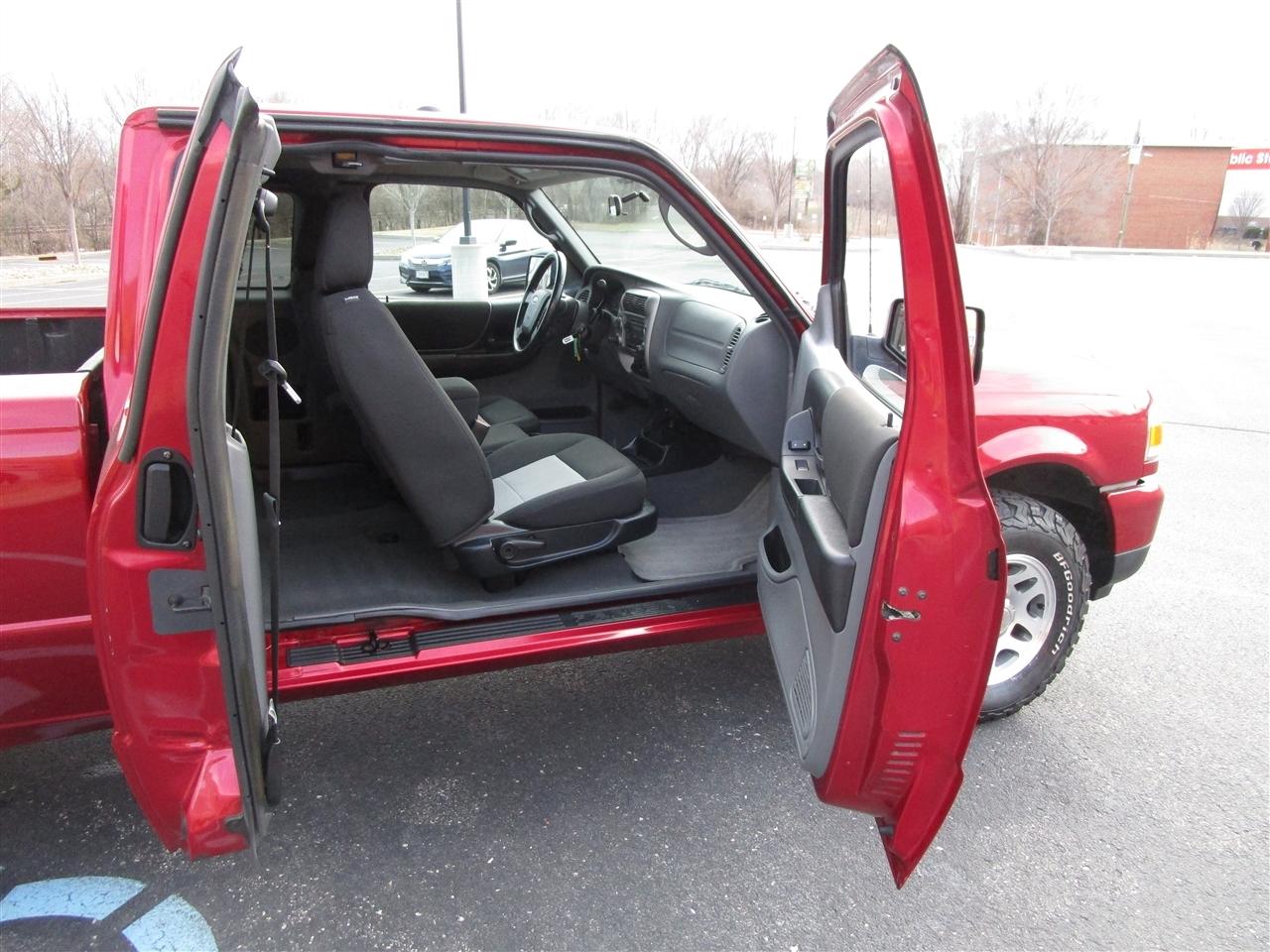 Ford Ranger XLT SuperCab 4-Door 4WD 2011