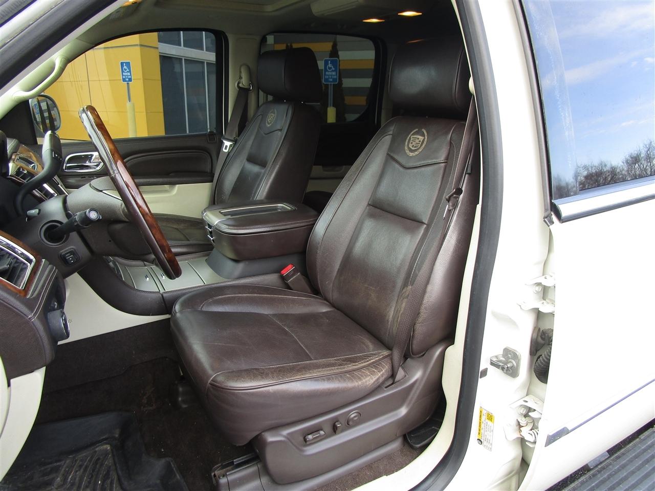 Cadillac Escalade ESV AWD Platinum 2014