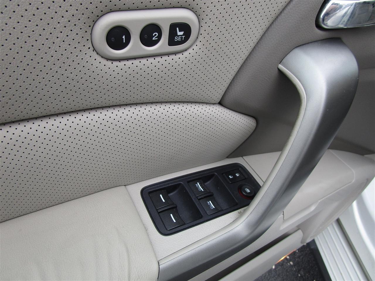 Acura RDX 5-Spd AT with Technology Package 2012