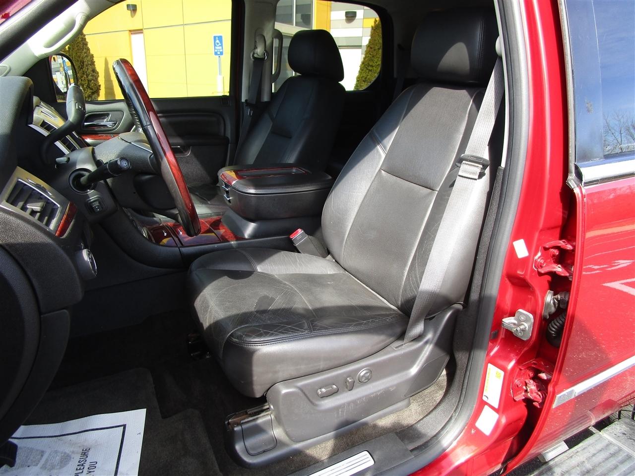 Cadillac Escalade 2WD Luxury 2013