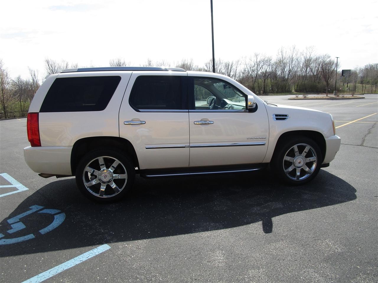 Cadillac Escalade Luxury AWD 2014