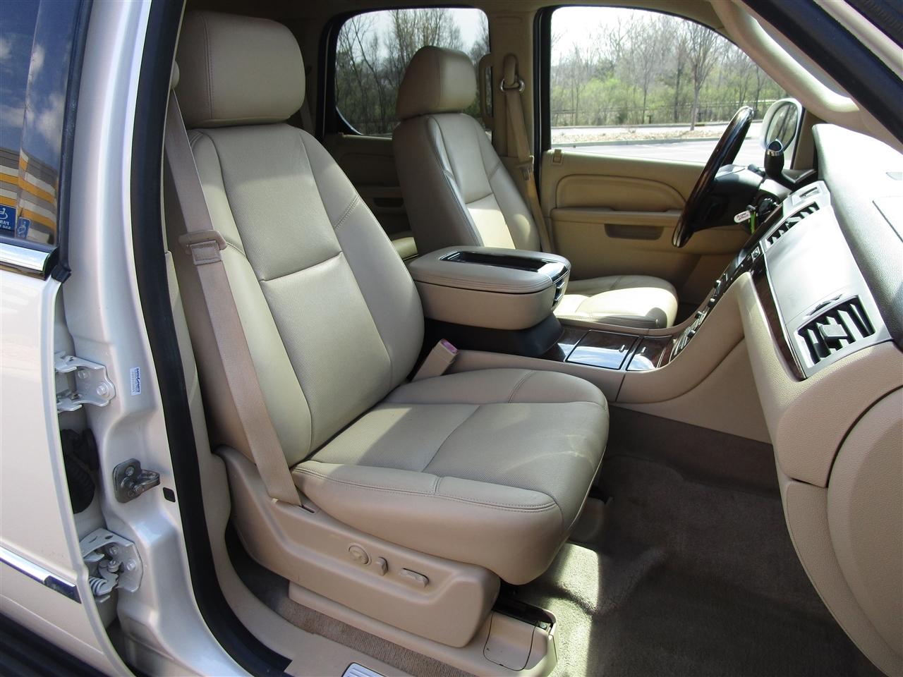 Cadillac Escalade Luxury AWD 2014