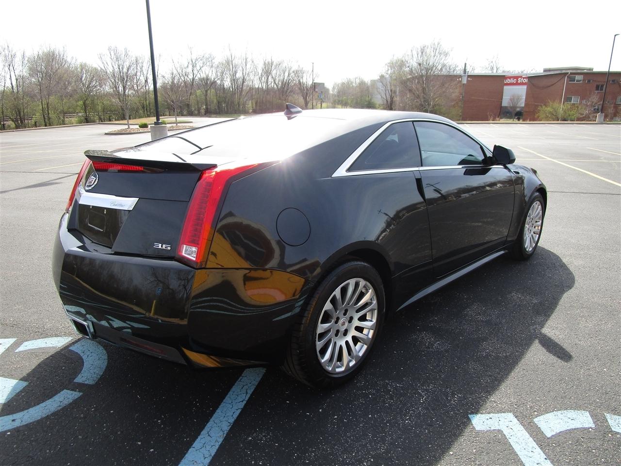 Cadillac CTS Premium AWD Coupe with Navigation 2011