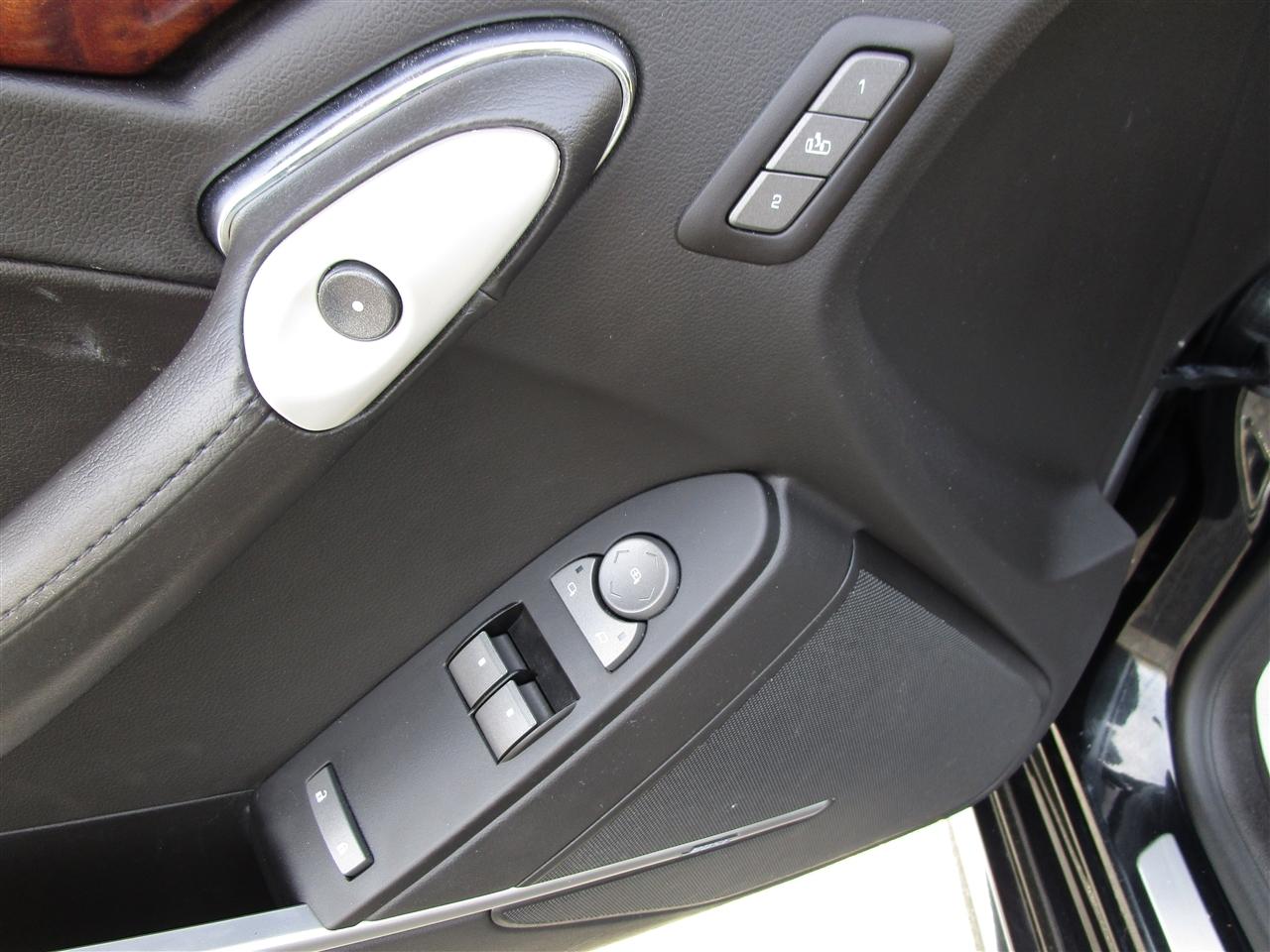 Cadillac CTS Premium AWD Coupe with Navigation 2011