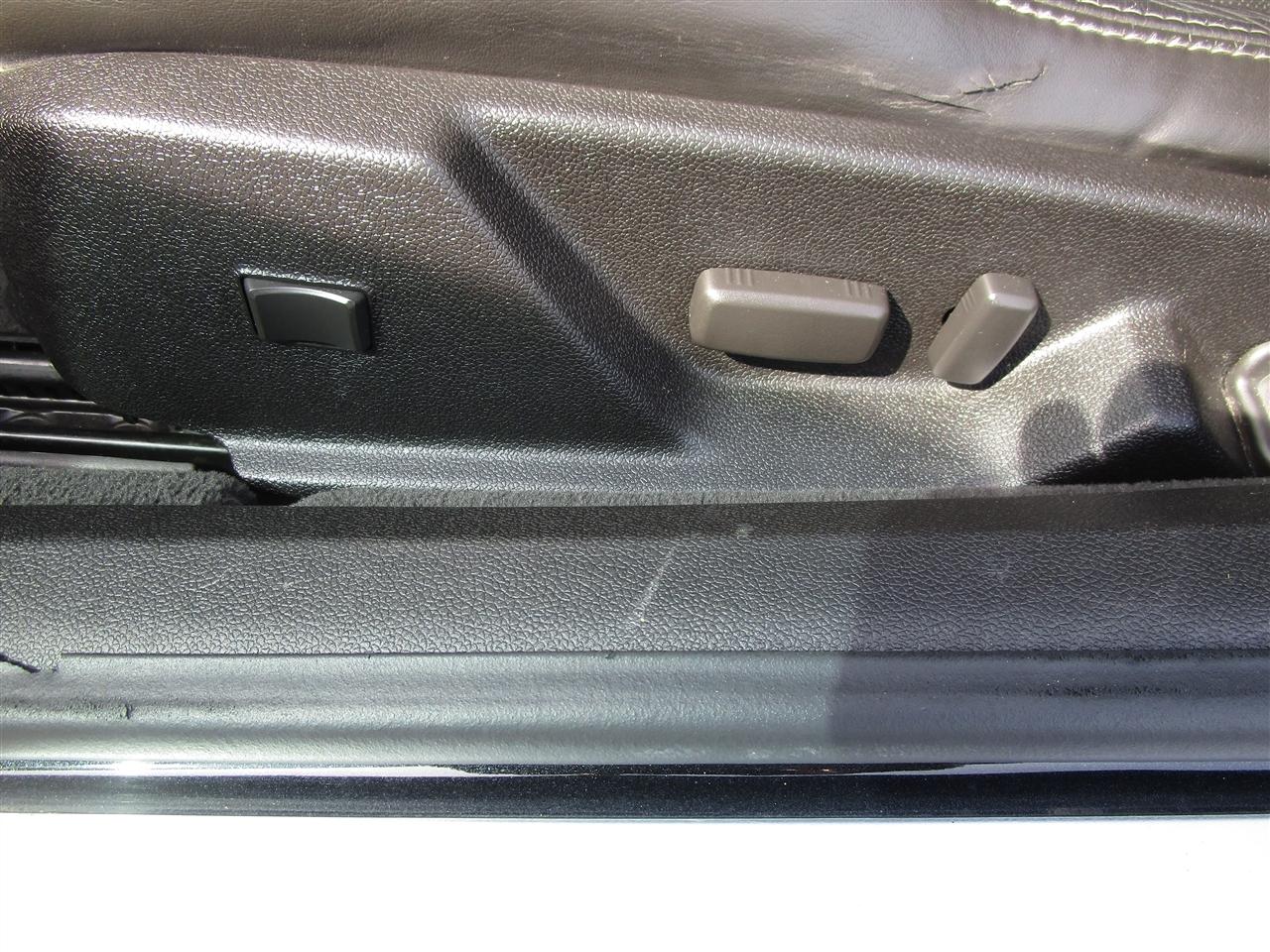 Cadillac CTS Premium AWD Coupe with Navigation 2011