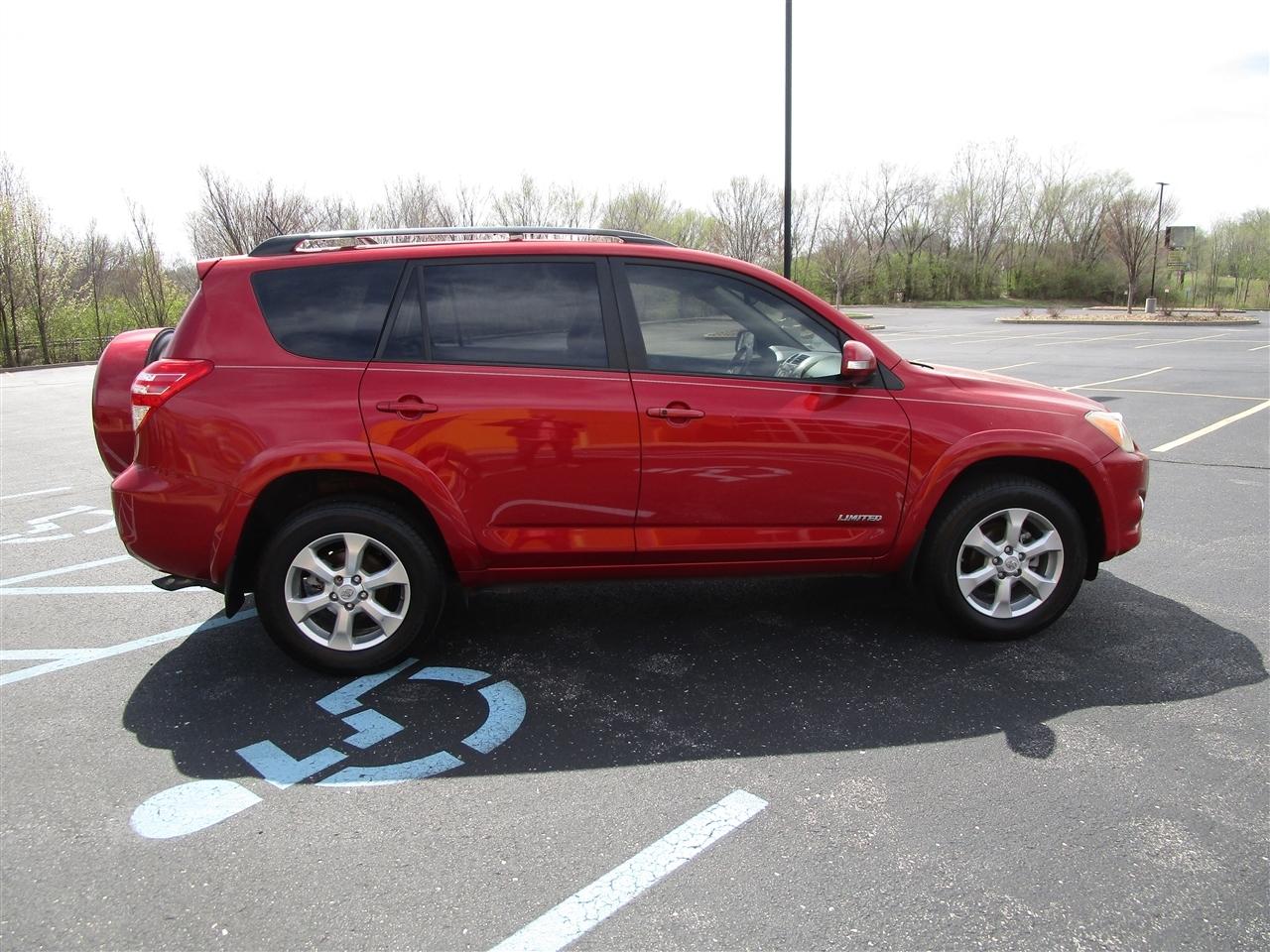 Toyota RAV4 Limited I4 2WD 2010