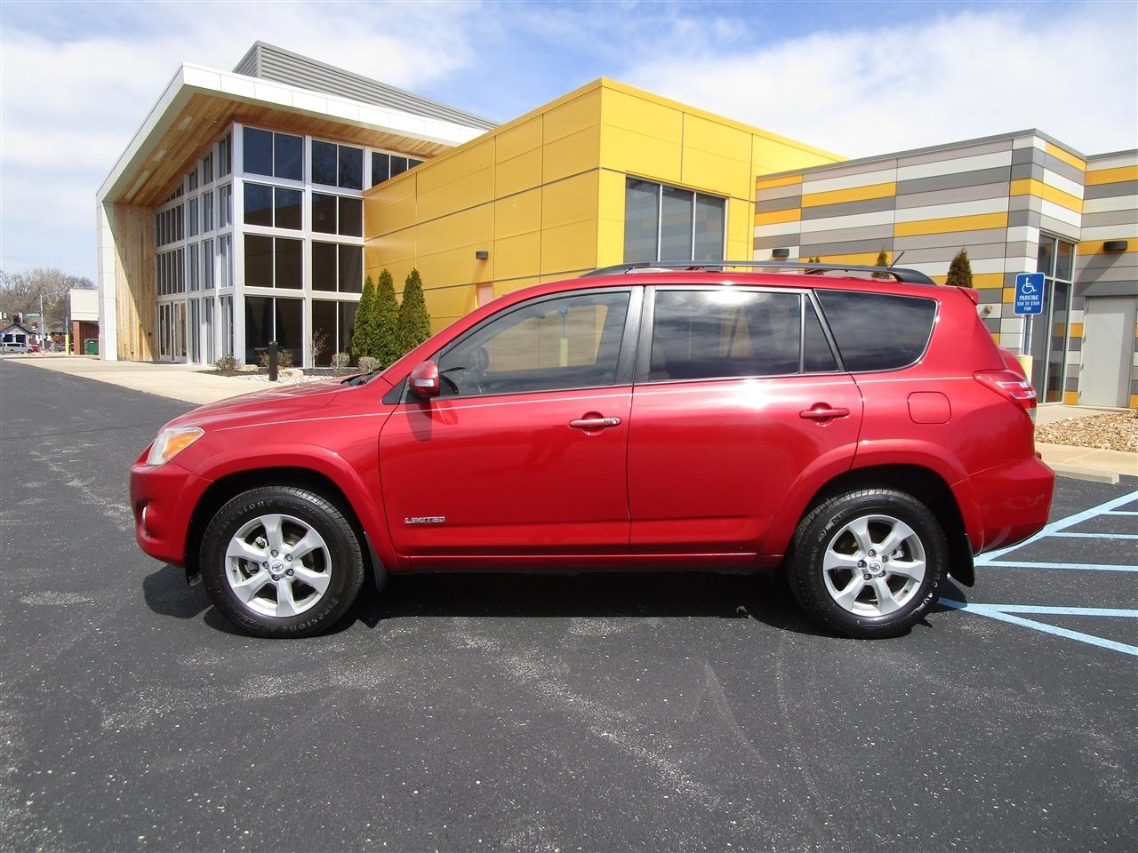Toyota RAV4 Limited I4 2WD 2010
