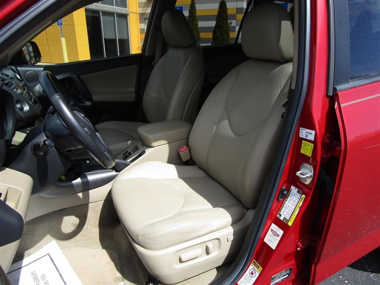 Toyota RAV4 Limited I4 2WD 2010