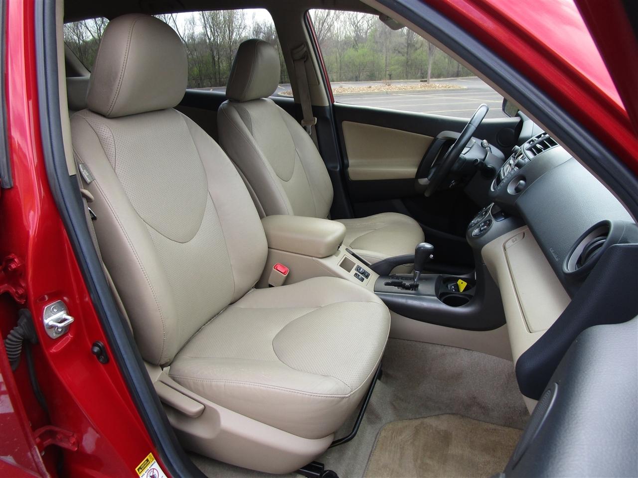 Toyota RAV4 Limited I4 2WD 2010