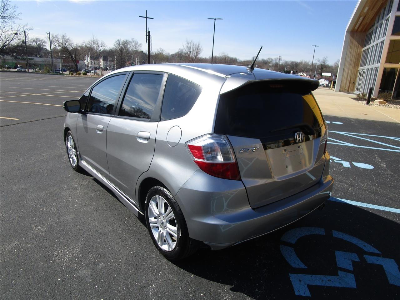 Honda Fit Sport 5-Speed AT 2010