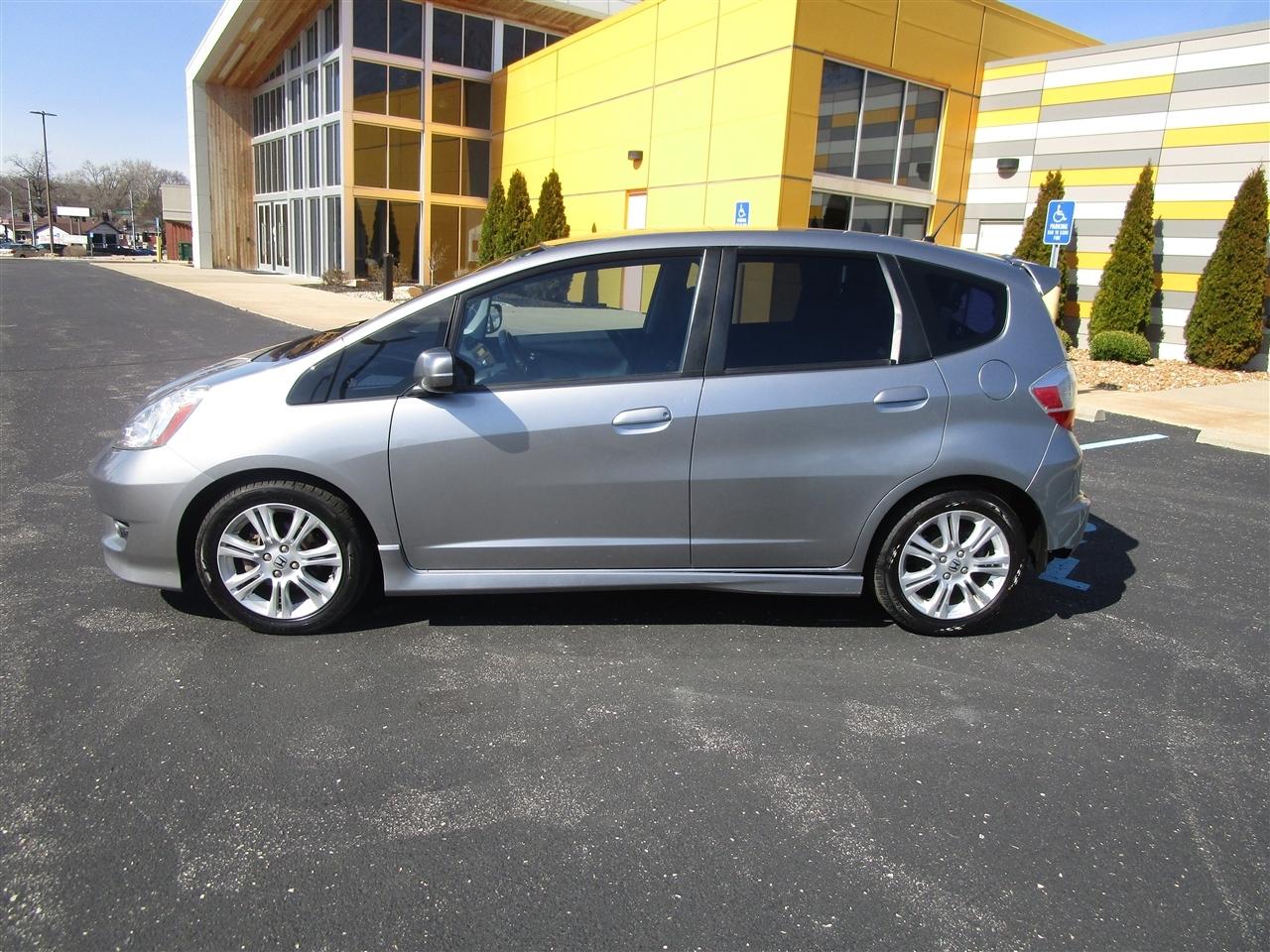 Honda Fit Sport 5-Speed AT 2010