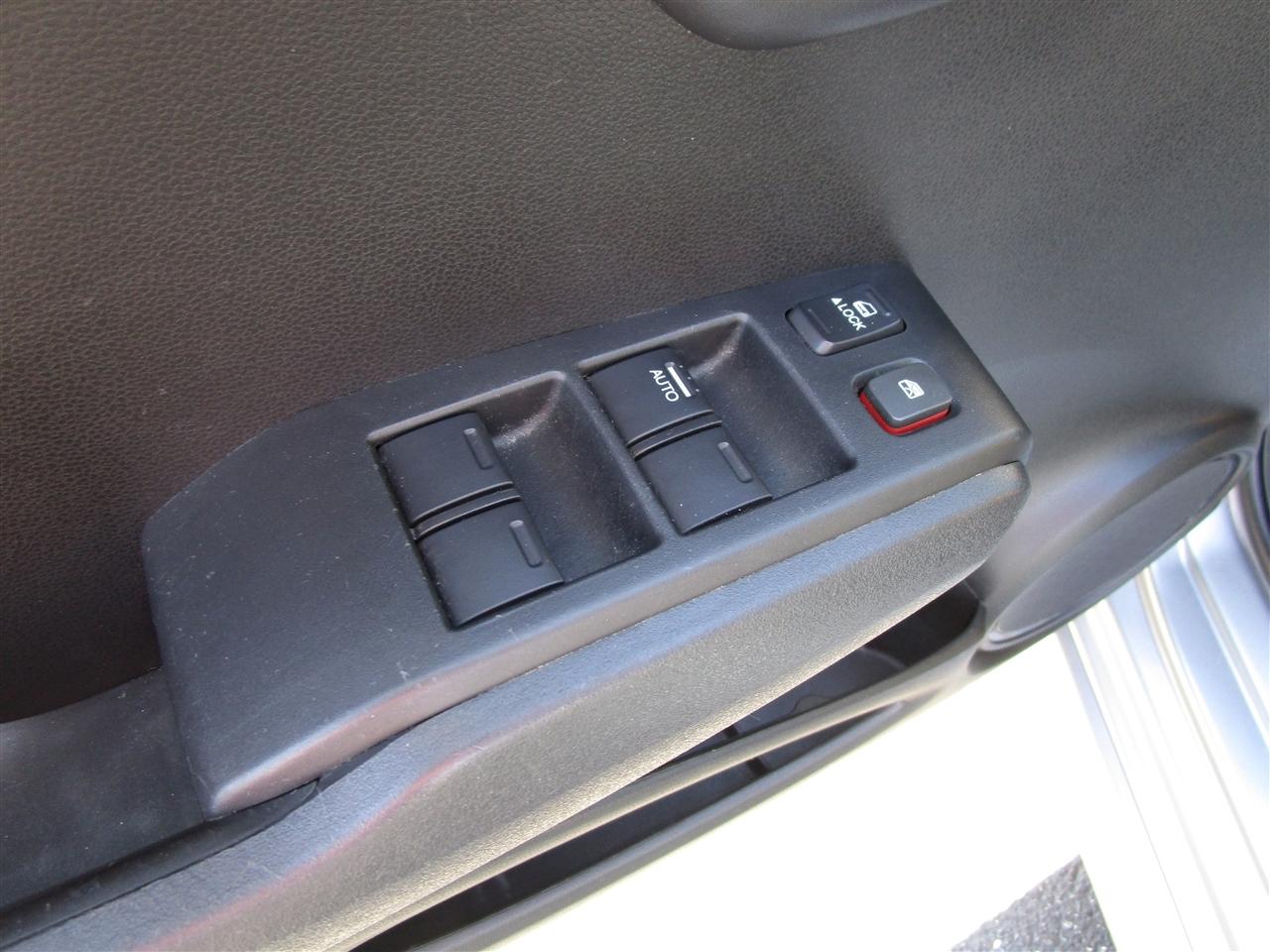 Honda Fit Sport 5-Speed AT 2010