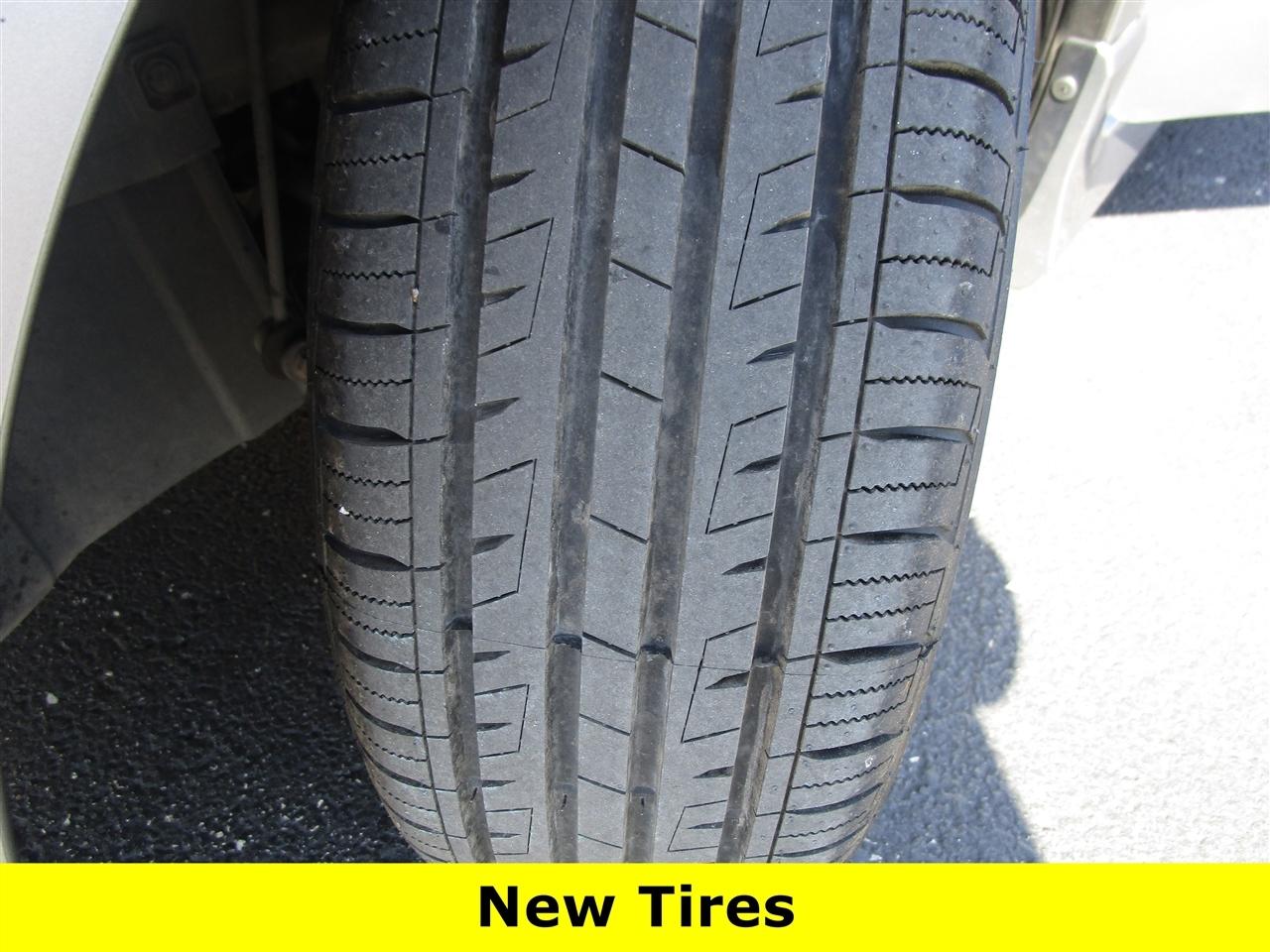 Honda Fit Sport 5-Speed AT 2010