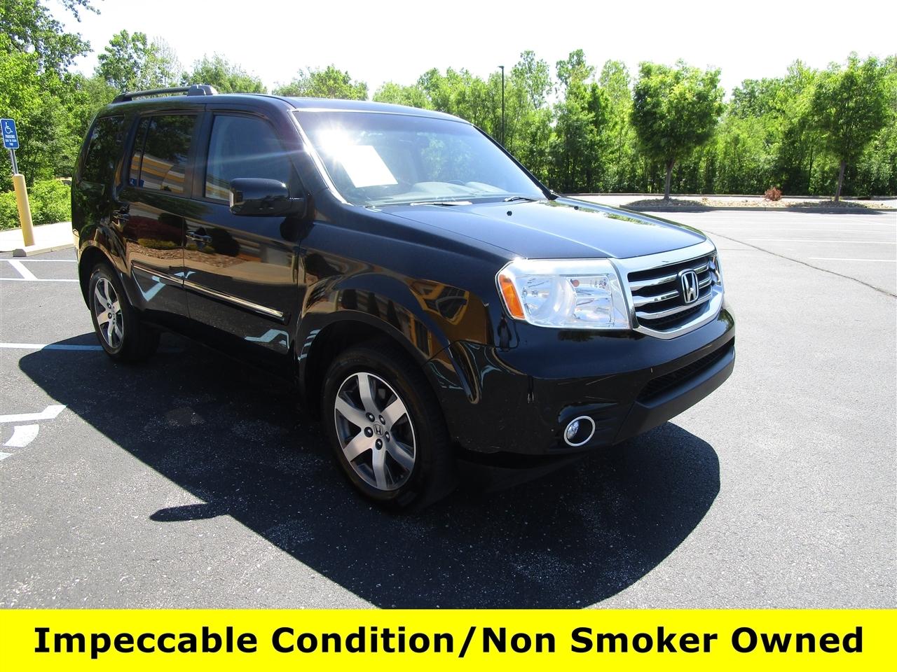 Honda Pilot Touring 4WD 5-Spd AT with DVD 2012