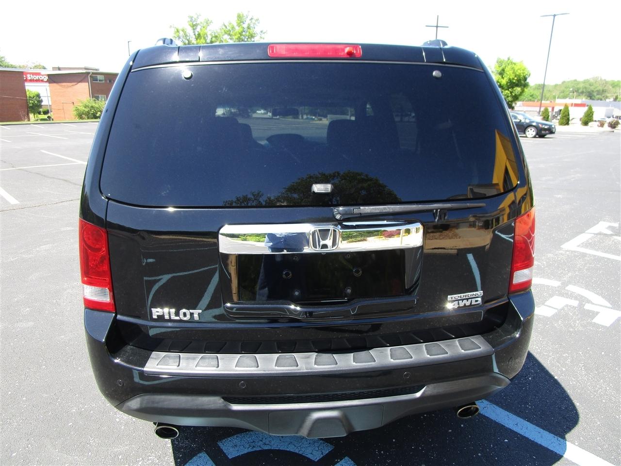 Honda Pilot Touring 4WD 5-Spd AT with DVD 2012