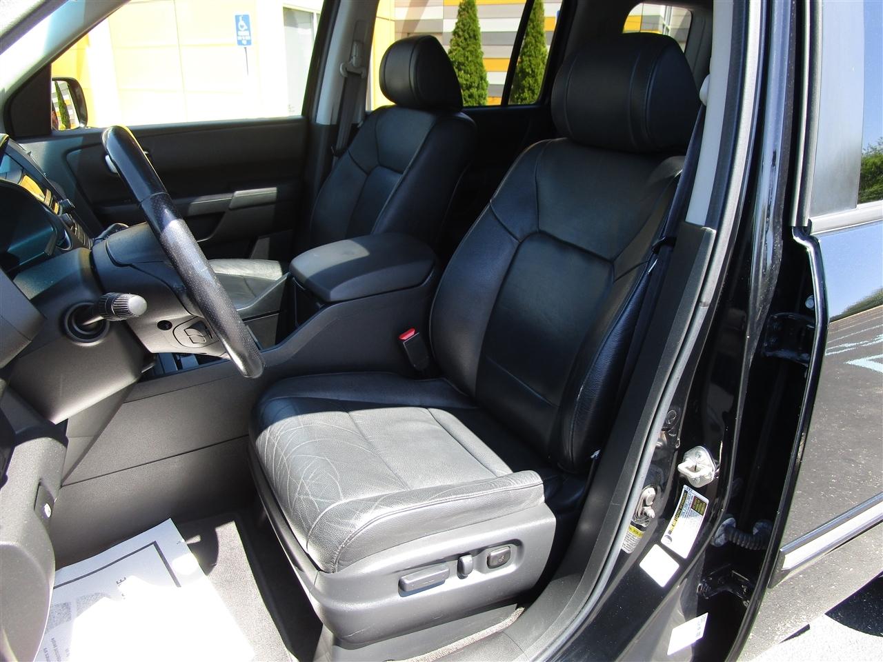 Honda Pilot Touring 4WD 5-Spd AT with DVD 2012