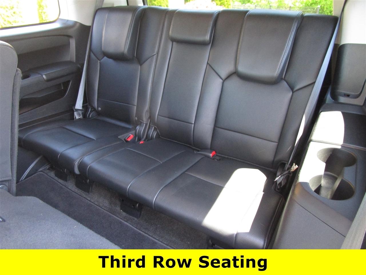 Honda Pilot Touring 4WD 5-Spd AT with DVD 2012