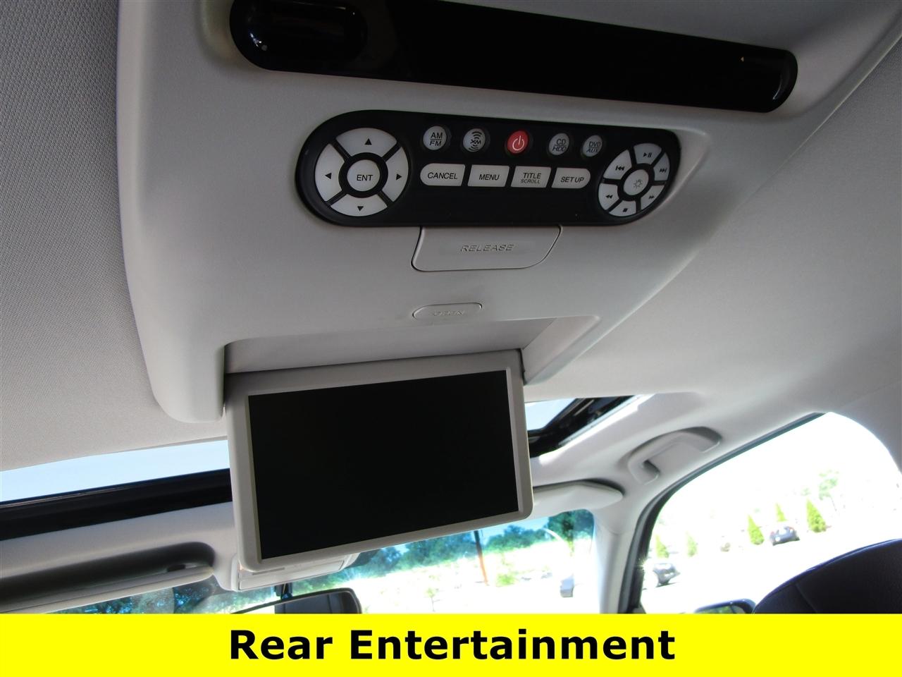 Honda Pilot Touring 4WD 5-Spd AT with DVD 2012