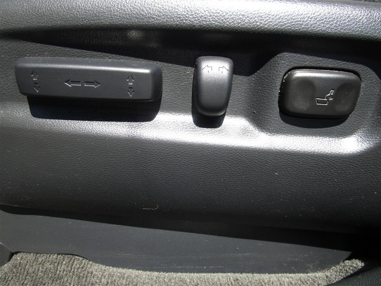 Honda Pilot Touring 4WD 5-Spd AT with DVD 2012