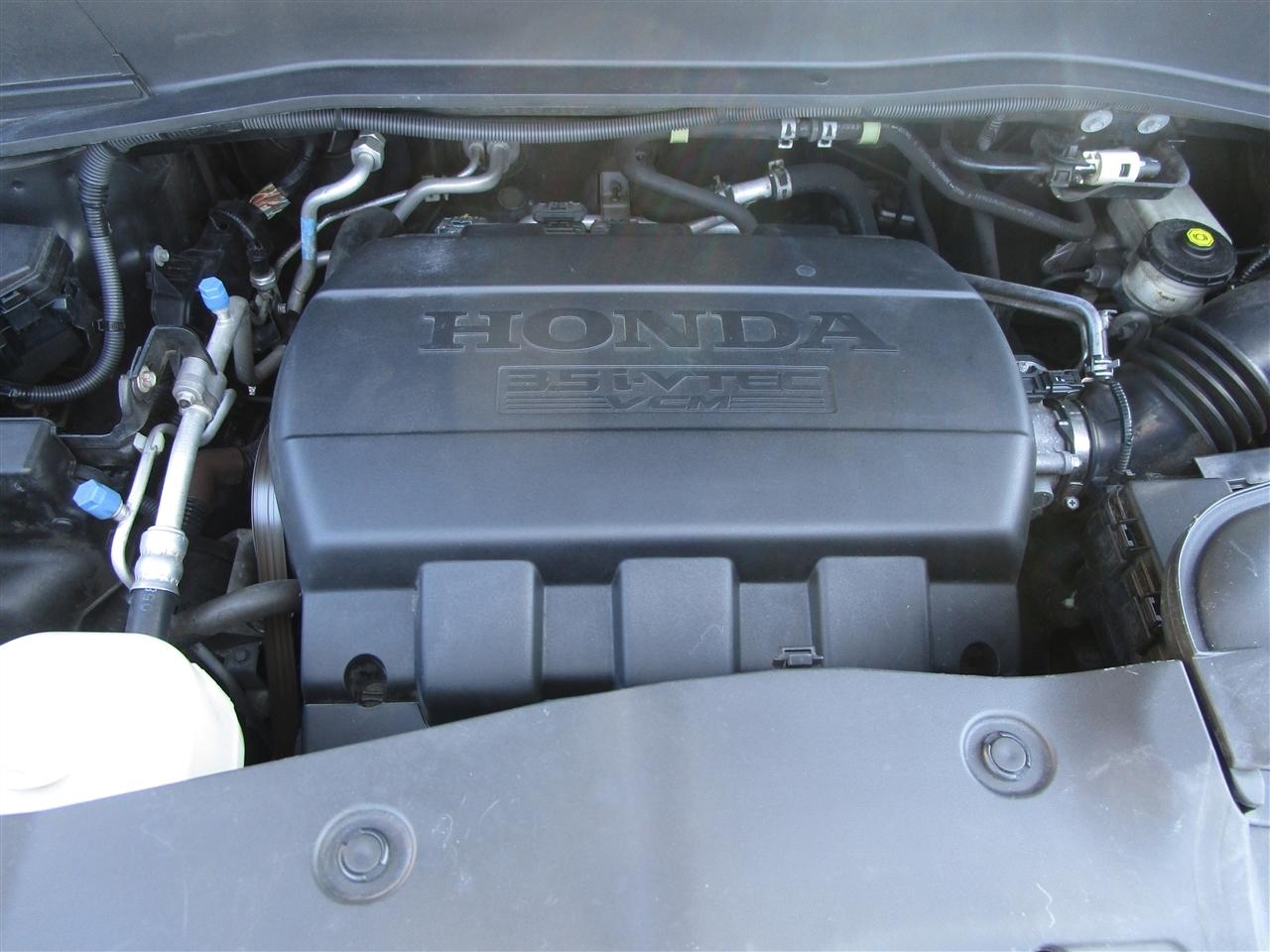 Honda Pilot Touring 4WD 5-Spd AT with DVD 2012