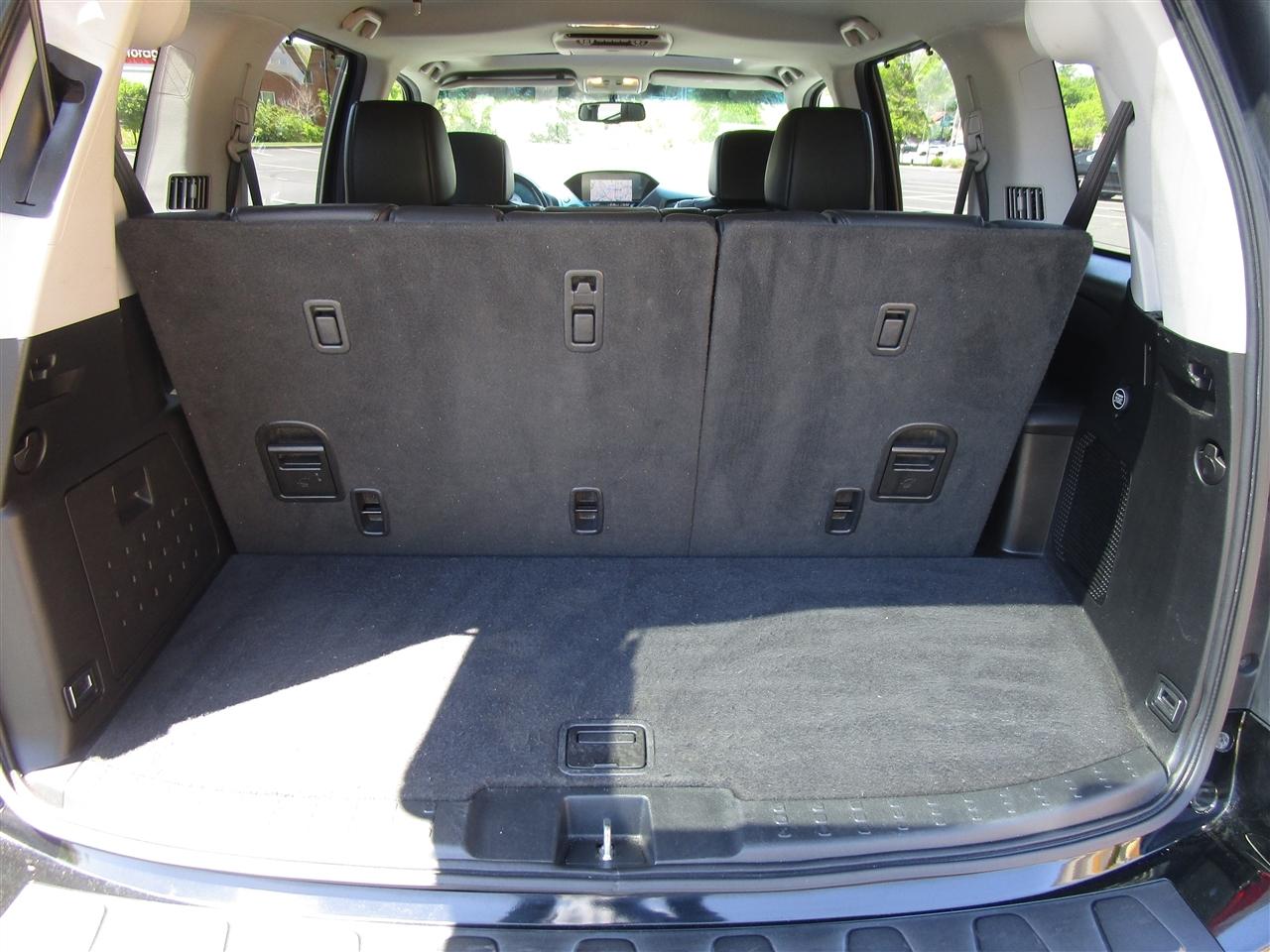 Honda Pilot Touring 4WD 5-Spd AT with DVD 2012