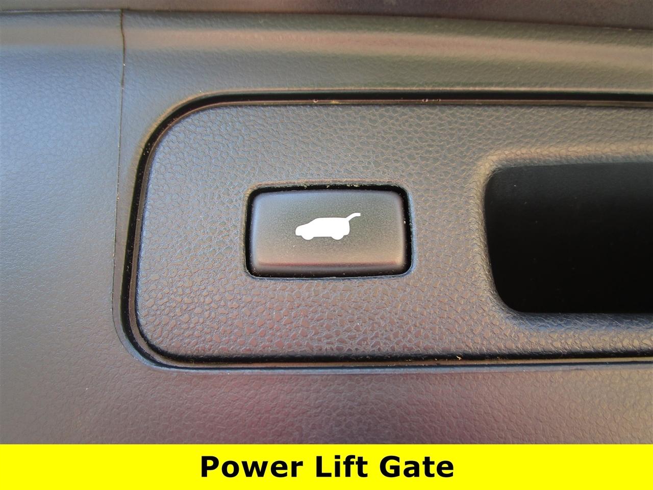 Honda Pilot Touring 4WD 5-Spd AT with DVD 2012