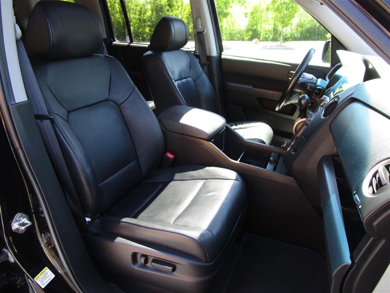 Honda Pilot Touring 4WD 5-Spd AT with DVD 2012