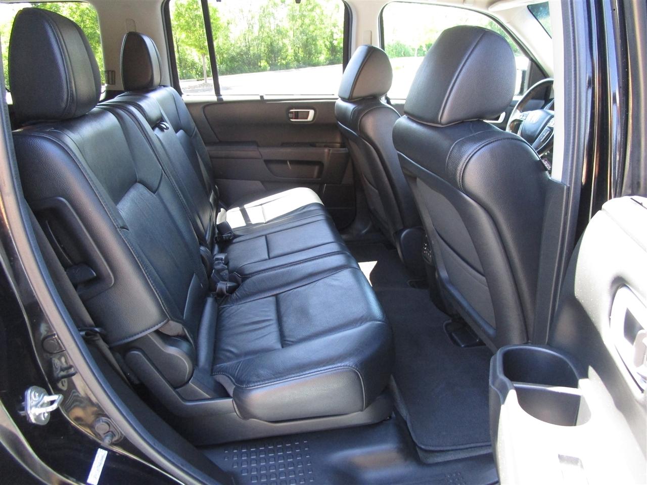 Honda Pilot Touring 4WD 5-Spd AT with DVD 2012