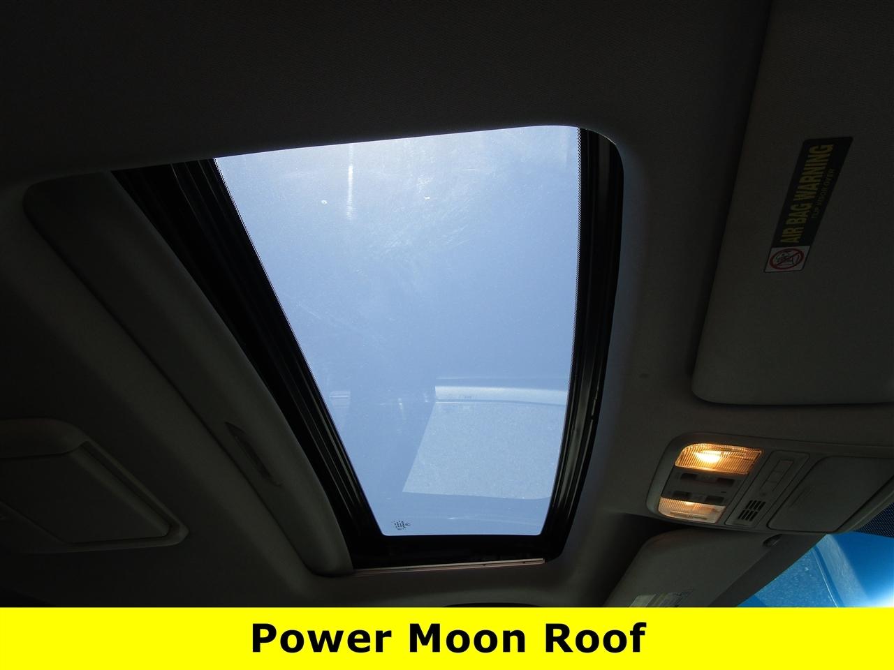 Honda Pilot Touring 4WD 5-Spd AT with DVD 2012