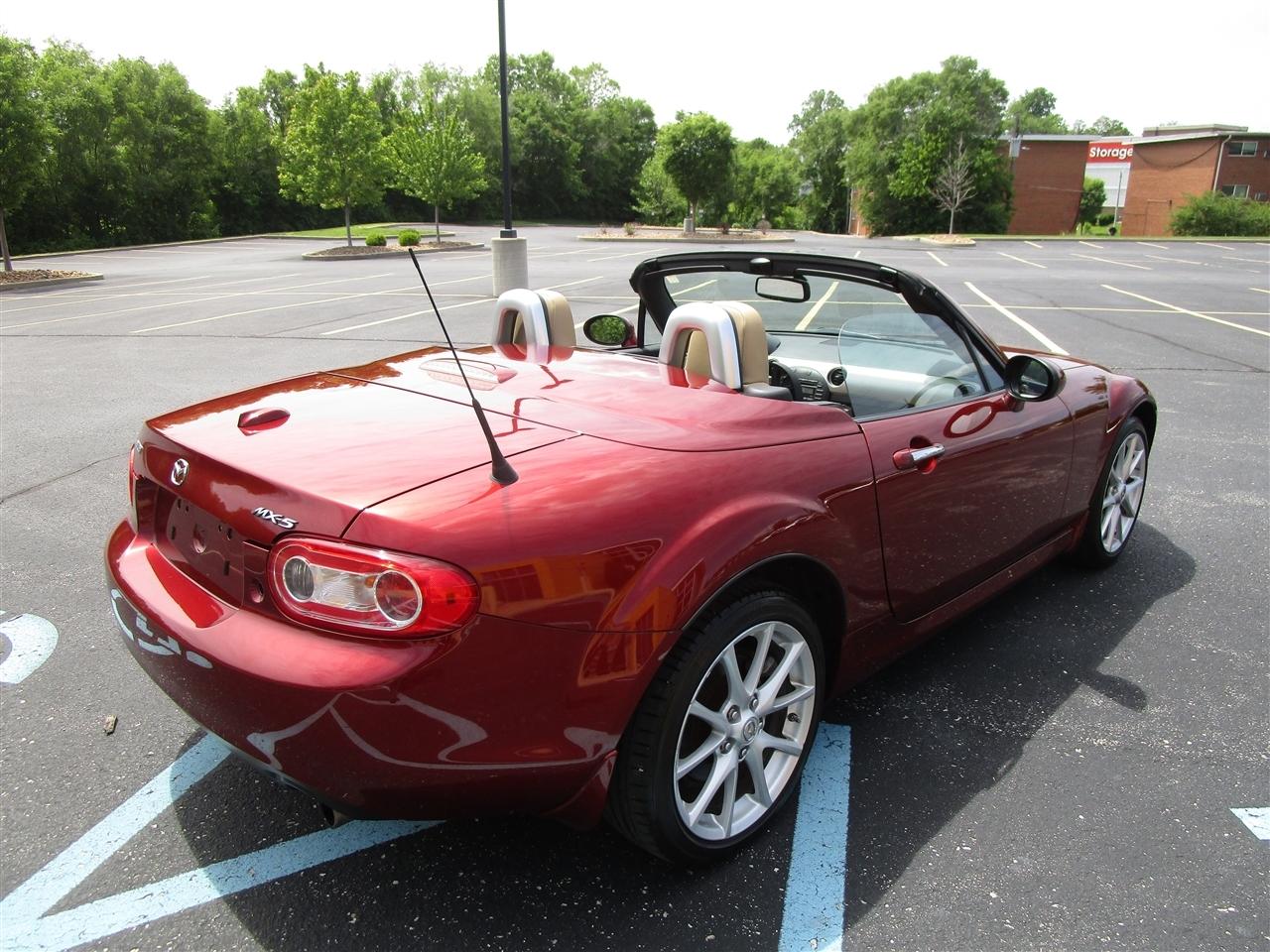 Mazda MX-5 Miata Grand Touring PRHT 2009