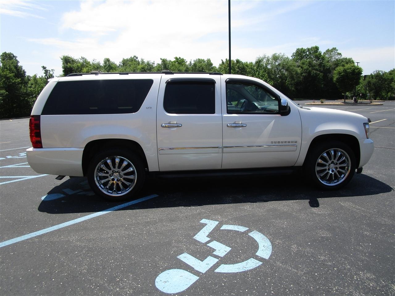 Chevrolet Suburban LTZ 1500 2WD 2013