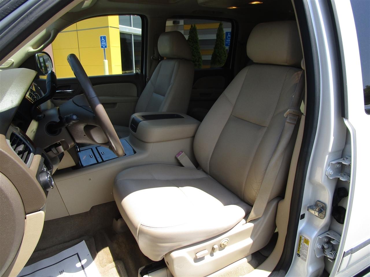 Chevrolet Suburban LTZ 1500 2WD 2013