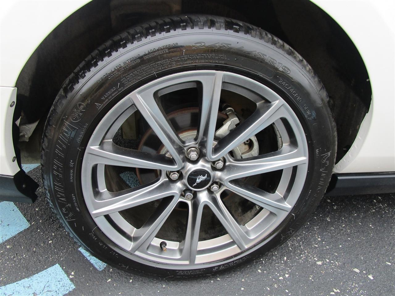 Ford Mustang GT Coupe 2011