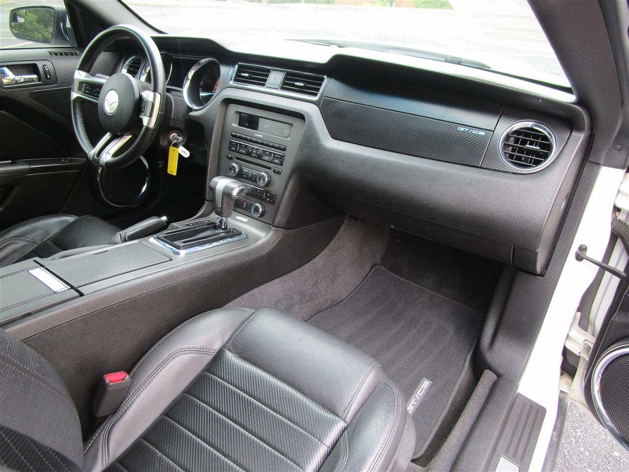 Ford Mustang GT Coupe 2011
