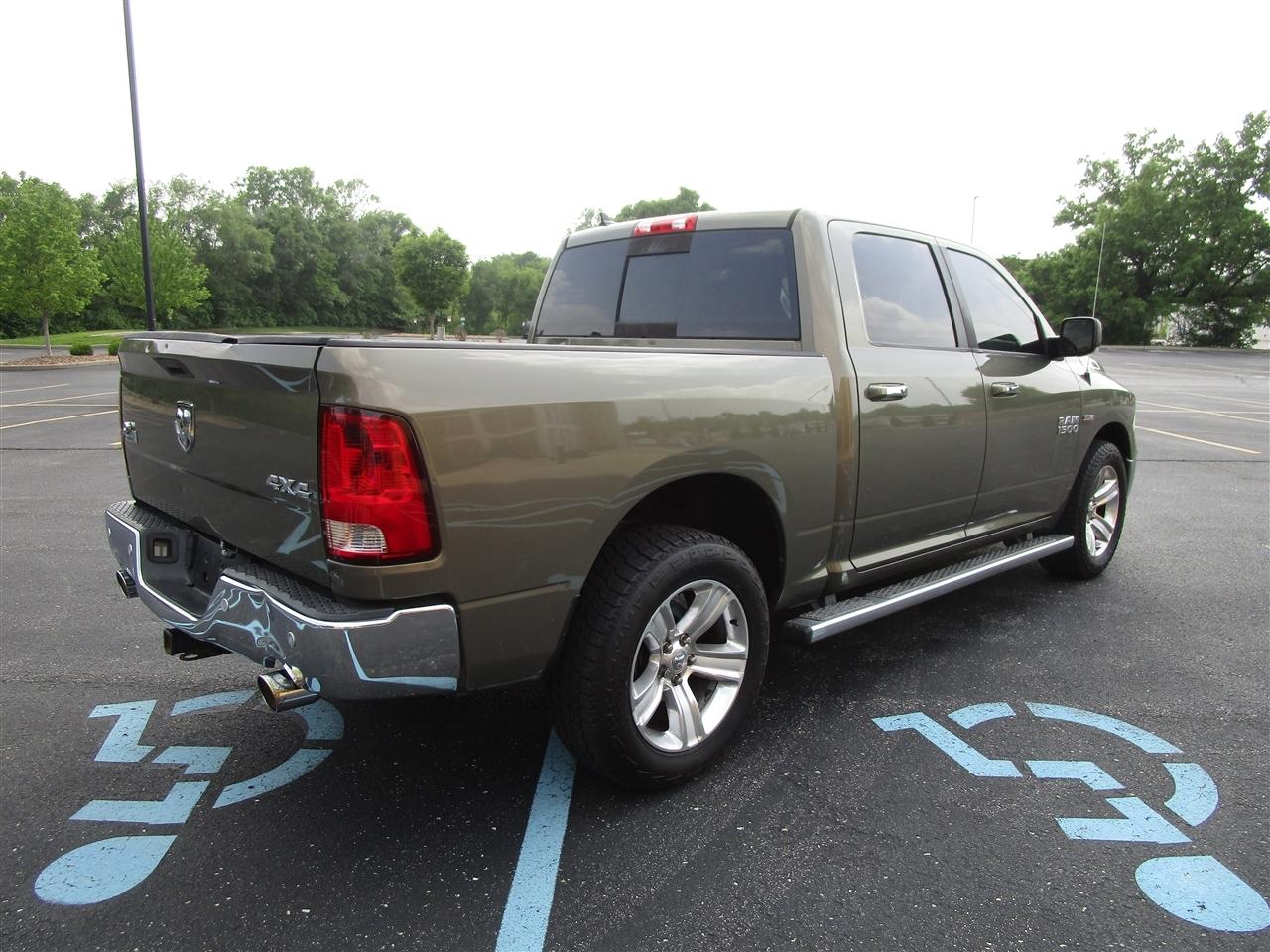 RAM 1500 SLT Crew Cab SWB 4WD 2014