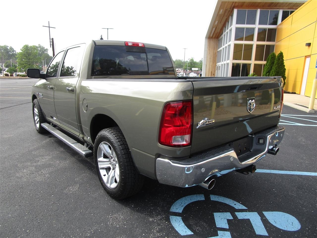RAM 1500 SLT Crew Cab SWB 4WD 2014