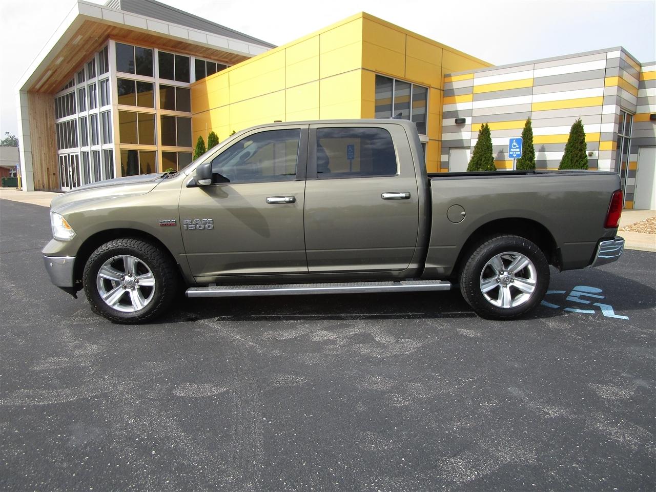 RAM 1500 SLT Crew Cab SWB 4WD 2014