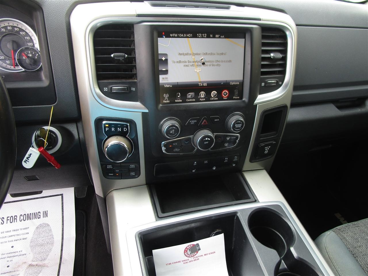 RAM 1500 SLT Crew Cab SWB 4WD 2014