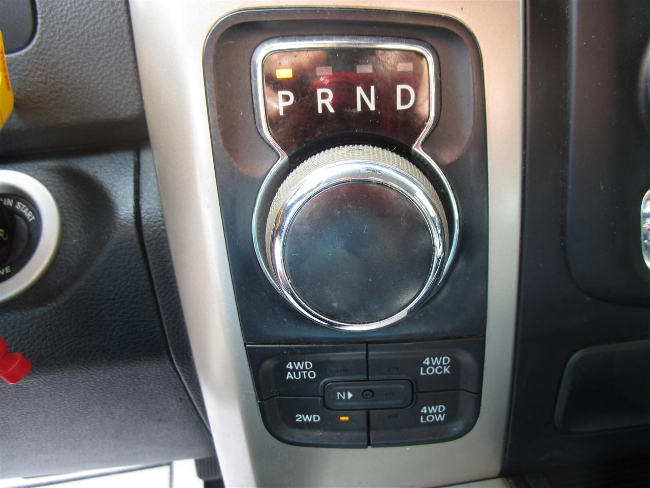 RAM 1500 SLT Crew Cab SWB 4WD 2014